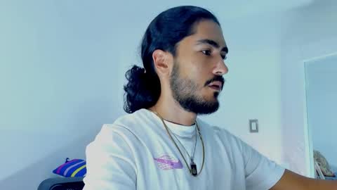 Snapshot of david_johnson372 chatting on 11-30-25, 02:15 Hey im David that loves to explore and speak their fantasies. Very open talktative and nice. Feel free to chat with me online show from 11-30-25, 02:15