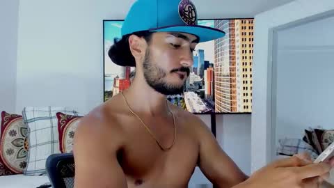 Hey im David that loves to explore and speak their fantasies. Very open talktative and nice. Feel free to chat with me online show from 01-18-26, 02:37