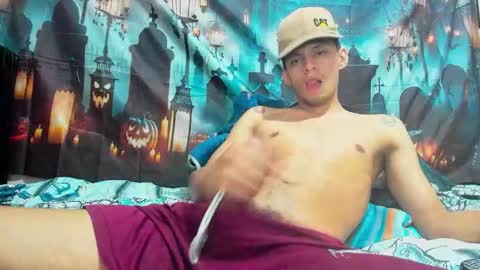 Snapshot of david_latin666_ chatting on 11-05-25, 01:05 David online show from 11-05-25, 01:05