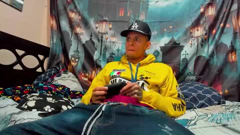 Snapshot of david_latin666_ chatting on 11-09-25, 11:47 David online show from 11-09-25, 11:47