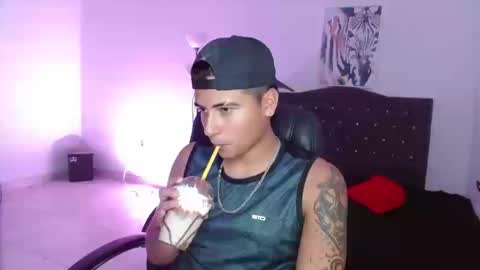 Snapshot of davidbless chatting on 09-24-25, 01:31 David Bless online show from 09-24-25, 01:31