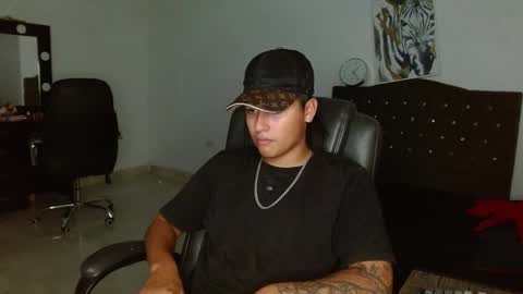 Snapshot of davidbless chatting on 12-19-25, 02:18 David Bless online show from 12-19-25, 02:18