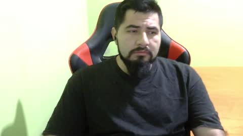 Snapshot of daviddelz chatting on 12-18-24, 04:53 David online show from 12-18-24, 04:53