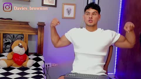 Snapshot of davies_brown chatting on 02-22-25, 09:15 Davies brown    schedule 12pm to 5pm col time online show from 02-22-25, 09:15