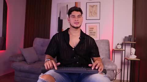 Snapshot of davies_brown chatting on 09-18-25, 08:44 Davies brown    schedule 12pm to 5pm col time online show from 09-18-25, 08:44