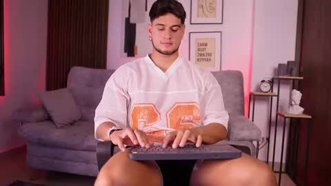 Snapshot of davies_brown chatting on 09-21-25, 09:16 Davies brown    schedule 12pm to 5pm col time online show from 09-21-25, 09:16