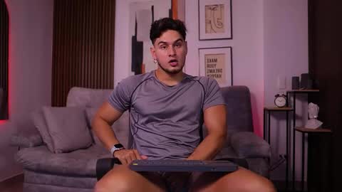 Snapshot of davies_brown chatting on 10-17-25, 09:39 Davies brown    schedule 12pm to 5pm col time online show from 10-17-25, 09:39