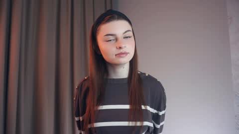 Snapshot of davinagreengo chatting on 04-19-26, 09:50 Louise online show from 04-19-26, 09:50