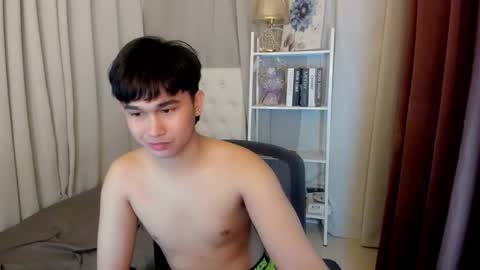 Snapshot of davincihugecock chatting on 03-04-26, 05:08 daniel online show from 03-04-26, 05:08