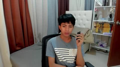 Snapshot of davincihugecock chatting on 03-08-26, 05:06 daniel online show from 03-08-26, 05:06