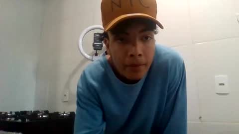 Snapshot of davinxxix chatting on 06-07-26, 04:44 davinxi online show from 06-07-26, 04:44