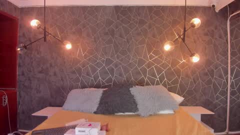 DAWA ANGELS online show from 09-24-25, 05:11