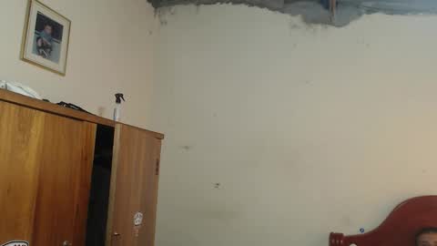 Dylon online show from 10-11-25, 05:22