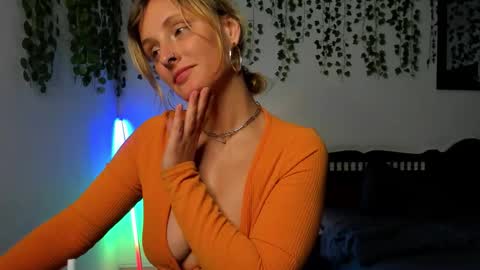 dayna_sunset online show from 10-16-25, 03:57