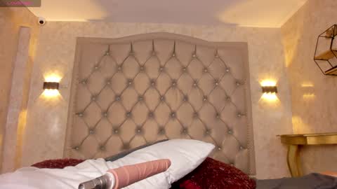 DAYRA ANGELS online show from 01-24-25, 10:00