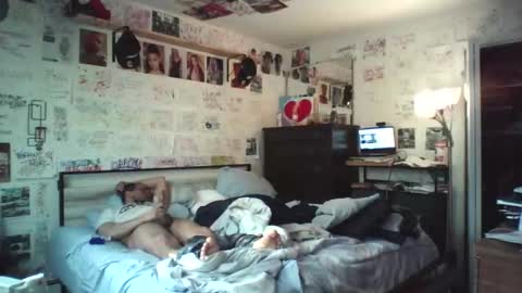 Snapshot of dbeamon92 chatting on 02-12-26, 01:17 dbeamon92 online show from 02-12-26, 01:17