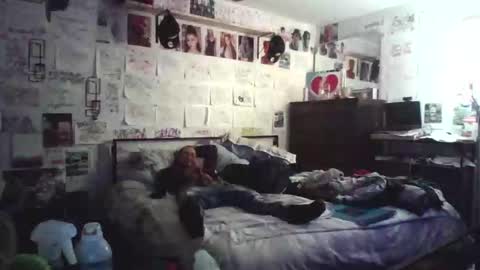 Snapshot of dbeamon92 chatting on 02-15-26, 12:29 dbeamon92 online show from 02-15-26, 12:29