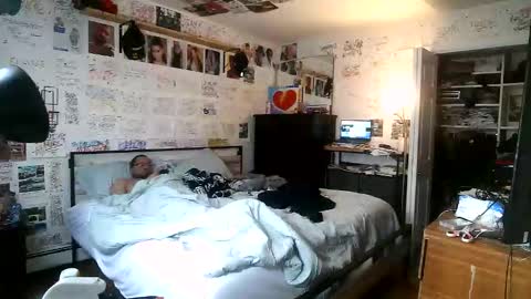 Snapshot of dbeamon92 chatting on 02-21-26, 01:01 dbeamon92 online show from 02-21-26, 01:01