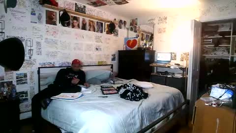 Snapshot of dbeamon92 chatting on 02-22-26, 01:07 dbeamon92 online show from 02-22-26, 01:07