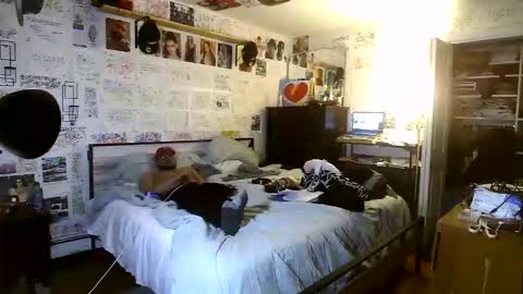 Snapshot of dbeamon92 chatting on 02-23-26, 01:47 dbeamon92 online show from 02-23-26, 01:47