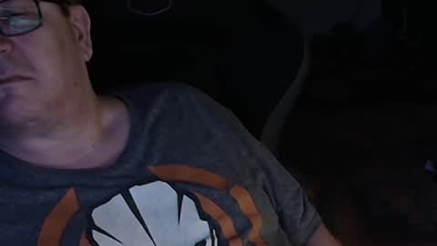 Snapshot of ddc444 chatting on 11-10-25, 01:04 DC online show from 11-10-25, 01:04