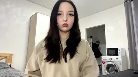 Snapshot of deannabonefield chatting on 12-02-25, 09:14 I am Hannah ntmu online show from 12-02-25, 09:14