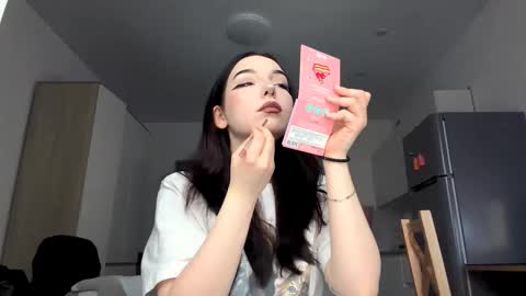 Snapshot of deannabonefield chatting on 12-14-25, 05:13 I am Hannah ntmu online show from 12-14-25, 05:13