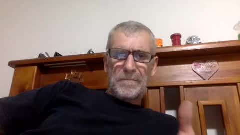 deanofflove2210 online show from 01-04-25, 07:55