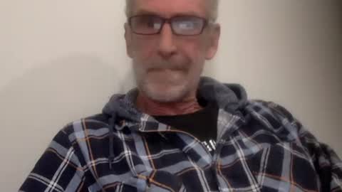 Snapshot of deanofflove221000 chatting on 10-06-25, 05:38 deanofflove221000 online show from 10-06-25, 05:38