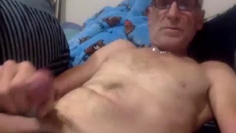 Snapshot of deanofflove221000 chatting on 10-24-25, 04:20 deanofflove221000 online show from 10-24-25, 04:20