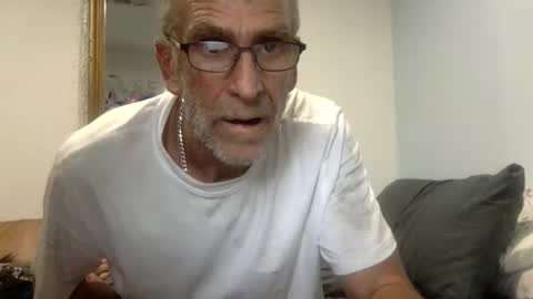 deanofflove221000 online show from 02-09-26, 08:07