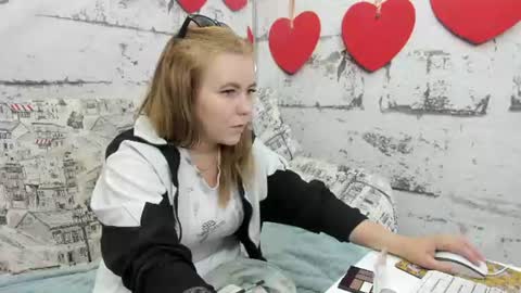 Holly online show from 07-24-26, 01:25