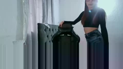 Snapshot of dear_juliet chatting on 02-17-25, 10:58 Juliet online show from 02-17-25, 10:58