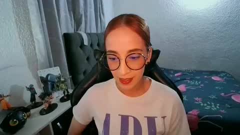 Snapshot of dear_juliet chatting on 09-10-25, 12:21 Juliet online show from 09-10-25, 12:21