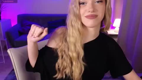 Tessa online show from 03-08-26, 01:59