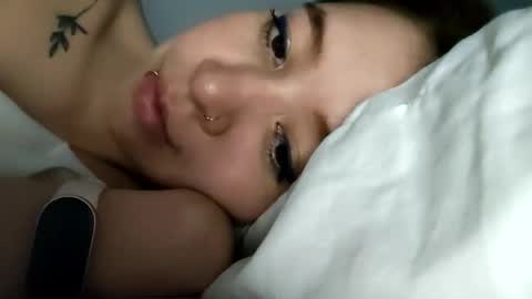 Snapshot of dearmilu28 chatting on 10-18-25, 11:11 dearmilu28 online show from 10-18-25, 11:11