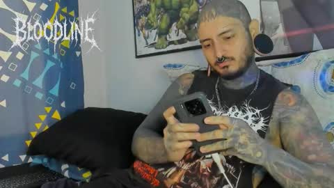    online show from 11-23-25, 06:19