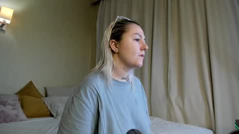 Debbie Mon Tue Fri Sun Sat GMT 3 1000am - 0400pm  online show from 12-29-24, 02:52