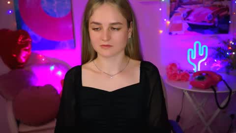 Snapshot of deboralarson chatting on 03-10-25, 11:10 Debora online show from 03-10-25, 11:10