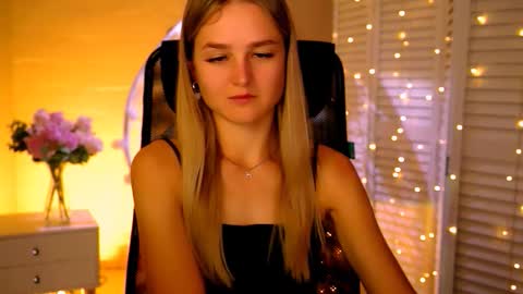 Snapshot of deboralarson chatting on 11-16-25, 03:23 Debora online show from 11-16-25, 03:23