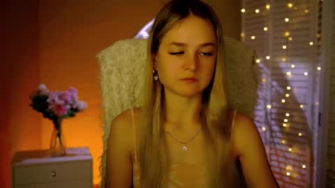 Snapshot of deboralarson chatting on 11-25-25, 03:39 Debora online show from 11-25-25, 03:39