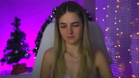 Snapshot of deboralarson chatting on 12-16-25, 03:33 Debora online show from 12-16-25, 03:33