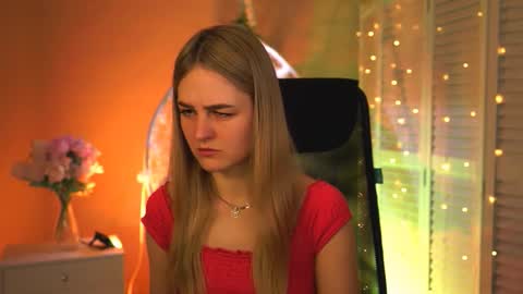 Snapshot of deboralarson chatting on 03-10-26, 03:44 Debora online show from 03-10-26, 03:44