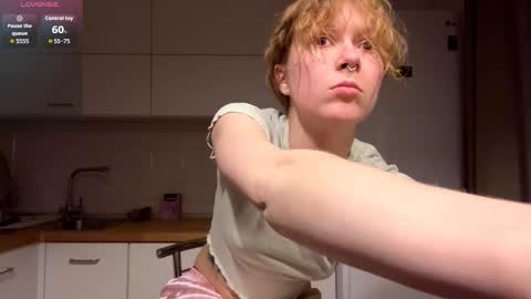 Hello My name is Sarah im new model here and little but shy. online show from 03-02-26, 04:03