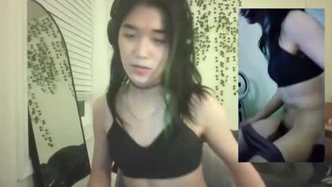 deciduousdoll online show from 09-22-25, 05:53