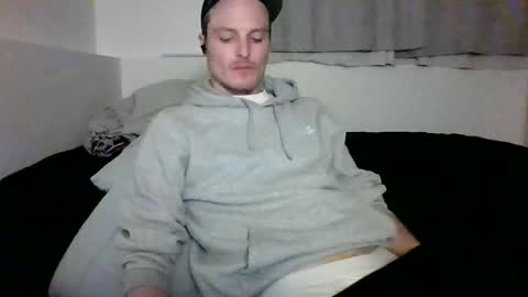 Dee4dayz online show from 05-08-26, 03:01