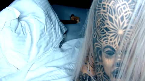   Tikhomirov old usersname    Instagram- tikhomirovandreea17 Twitter DeeaOfficial17  online show from 12-10-24, 04:06