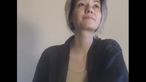 Snapshot of deelightfull chatting on 01-04-25, 12:38 Deelightfull online show from 01-04-25, 12:38