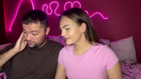 Snapshot of deeplookscouple chatting on 09-28-25, 01:16 deeplookscouple online show from 09-28-25, 01:16