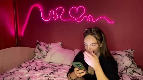 Snapshot of deeplookscouple chatting on 10-03-25, 01:41 deeplookscouple online show from 10-03-25, 01:41